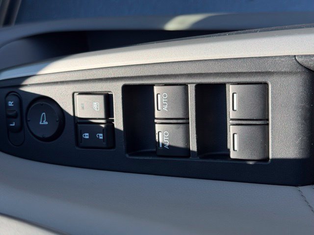 Used 2010 Honda Accord EX-L image 17