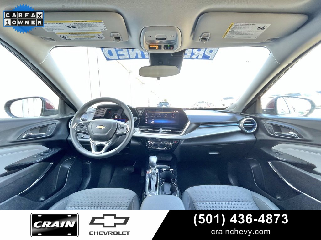Used 2025 Chevrolet Trax LT w/ LT Convenience Package image 29