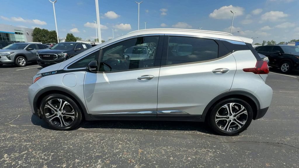 Used 2020 Chevrolet Bolt Premier w/ Infotainment Package FWD image 5