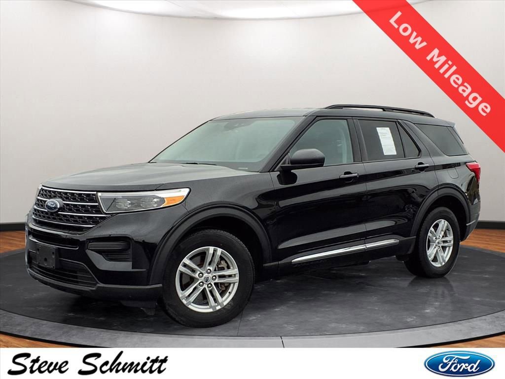 Used 2023 Ford Explorer XLT image 1