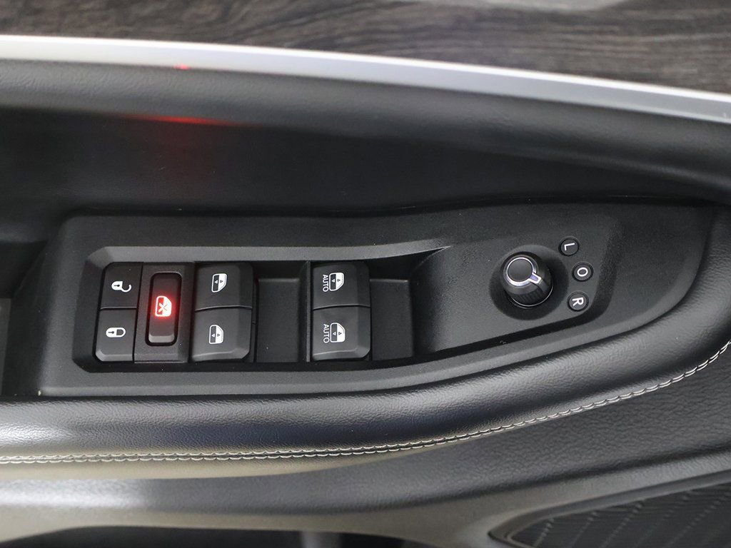 Used 2023 Jeep Grand Cherokee Limited w/ Luxury Tech Group II image 37