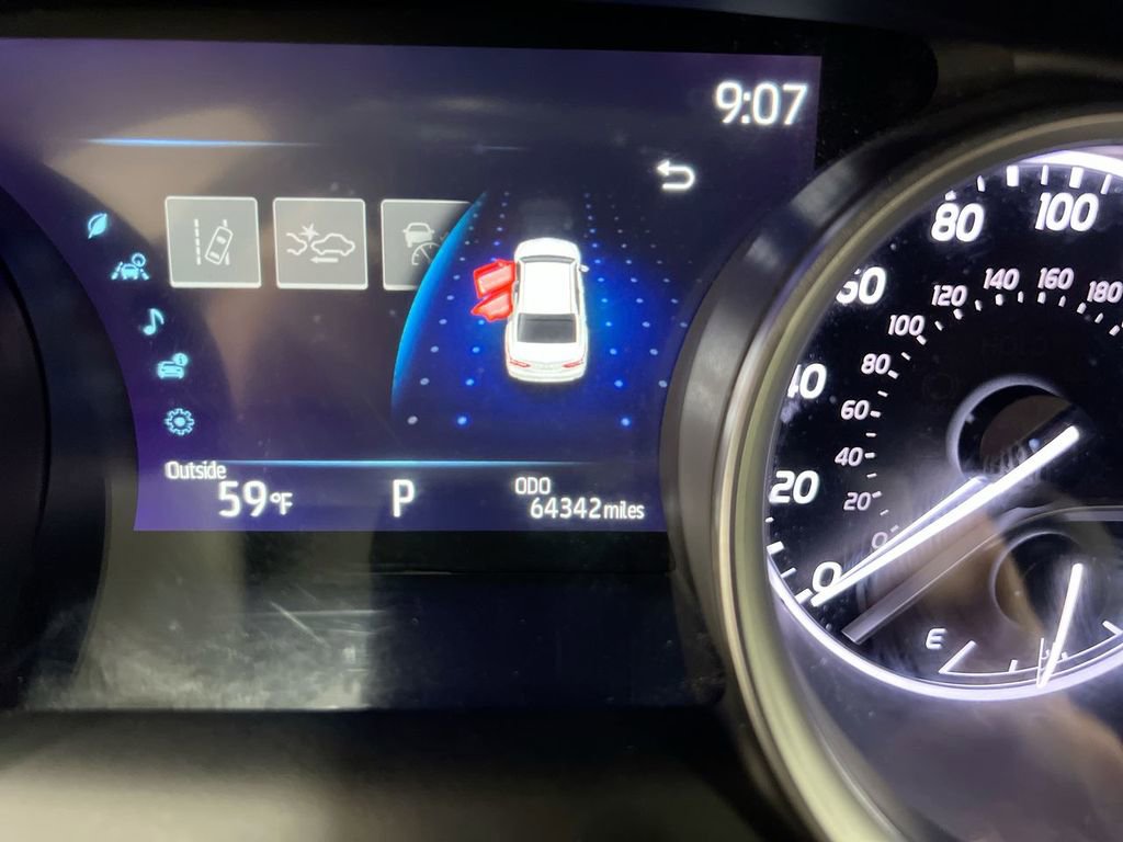 Used 2024 Toyota Camry XLE w/ Navigation Package image 13