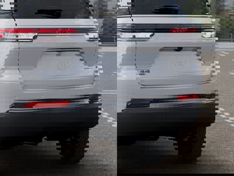 New 2026 Jeep Grand Cherokee Altitude AWD/4WD image 13