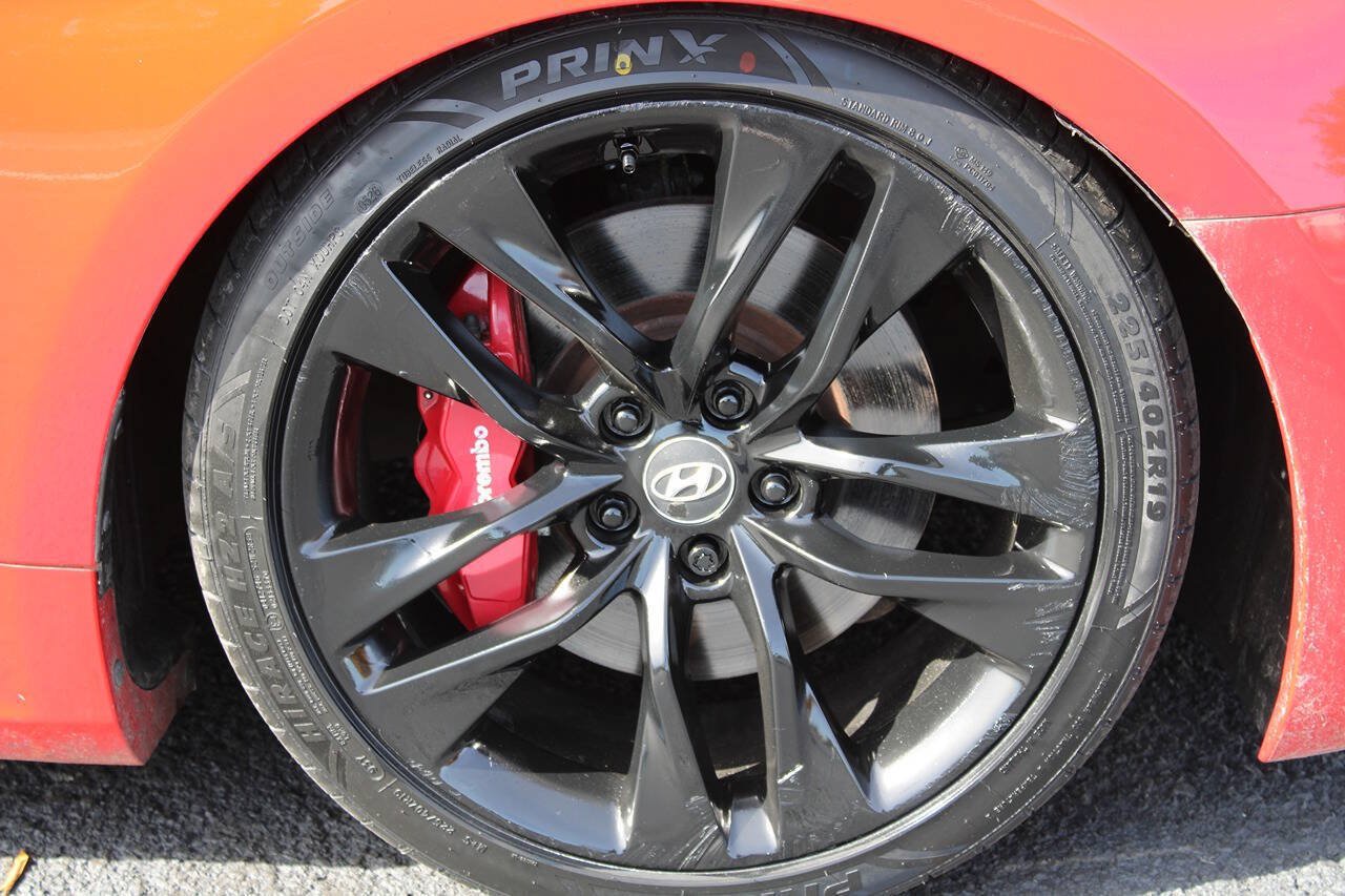 Used 2013 Hyundai Genesis 3.8 RWD image 12