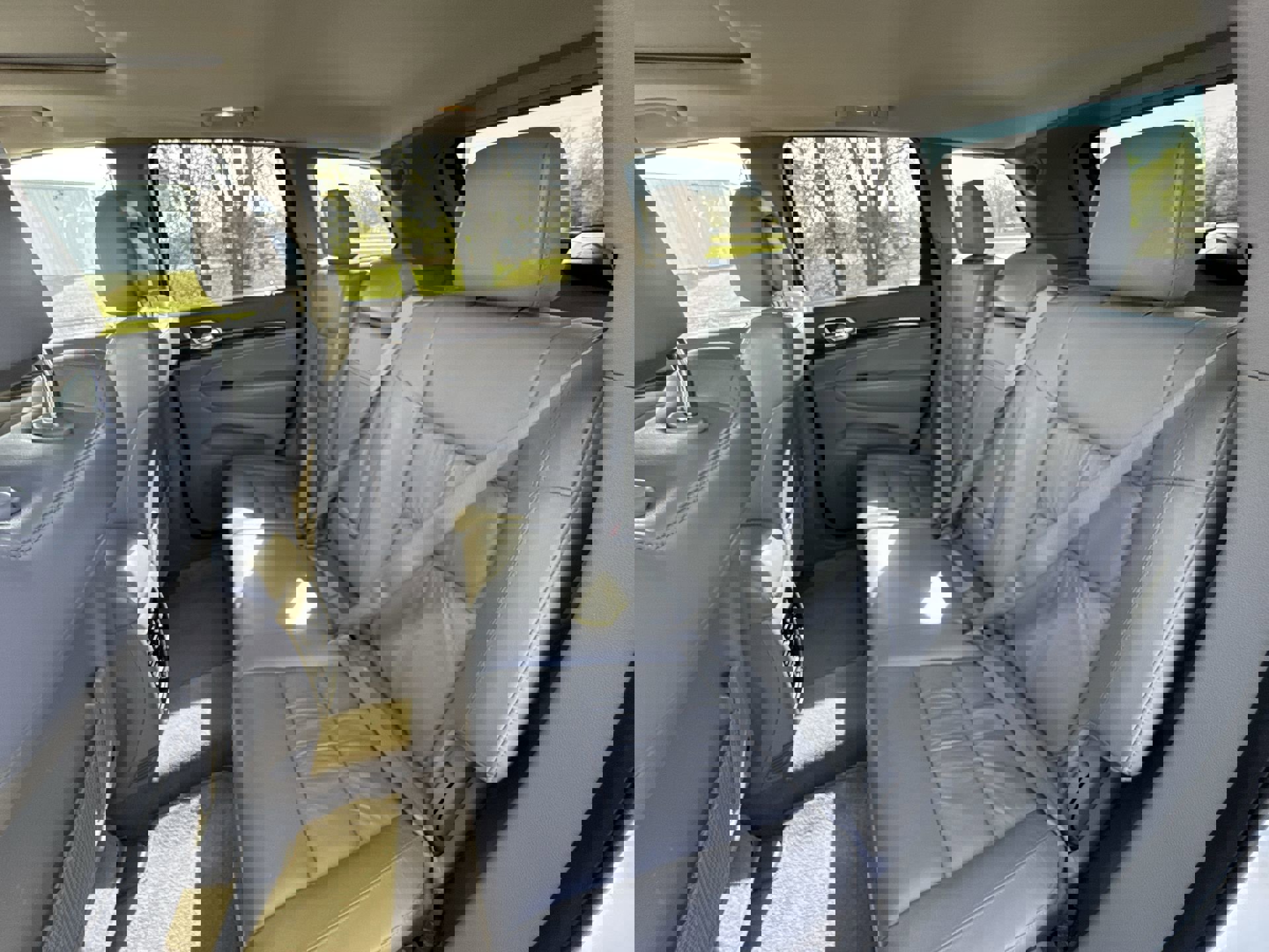 Used 2012 Jeep Grand Cherokee Laredo AWD/4WD image 22