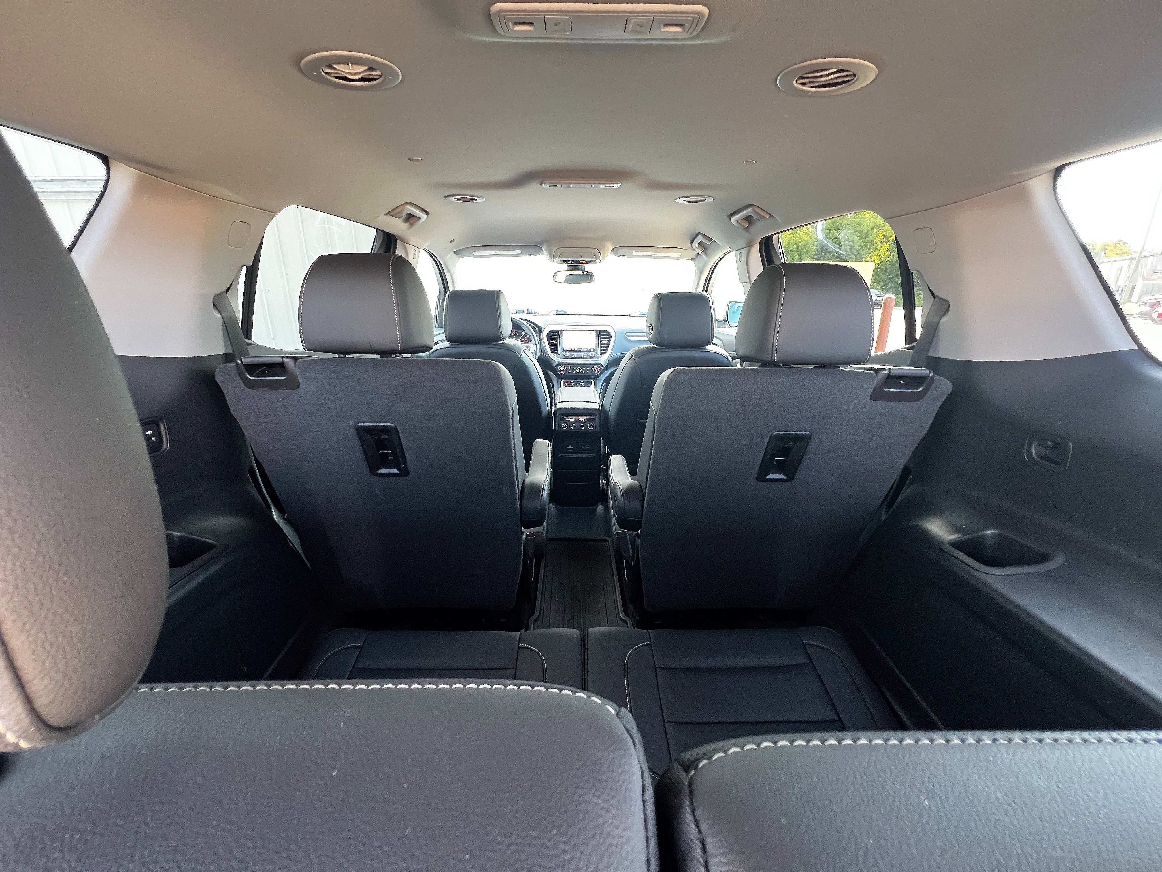 Used 2023 GMC Acadia SLT w/ Preferred Package image 24