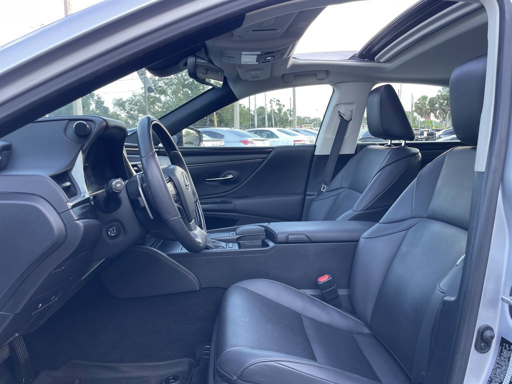 Used 2020 Lexus ES 300h w/ Premium Package FWD image 22