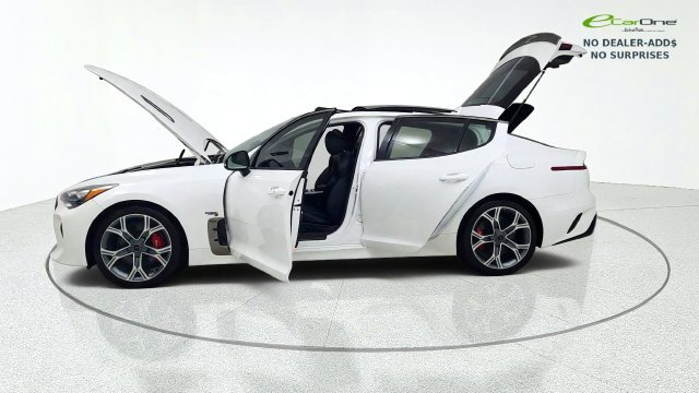Used 2020 Kia Stinger GT1 RWD image 14