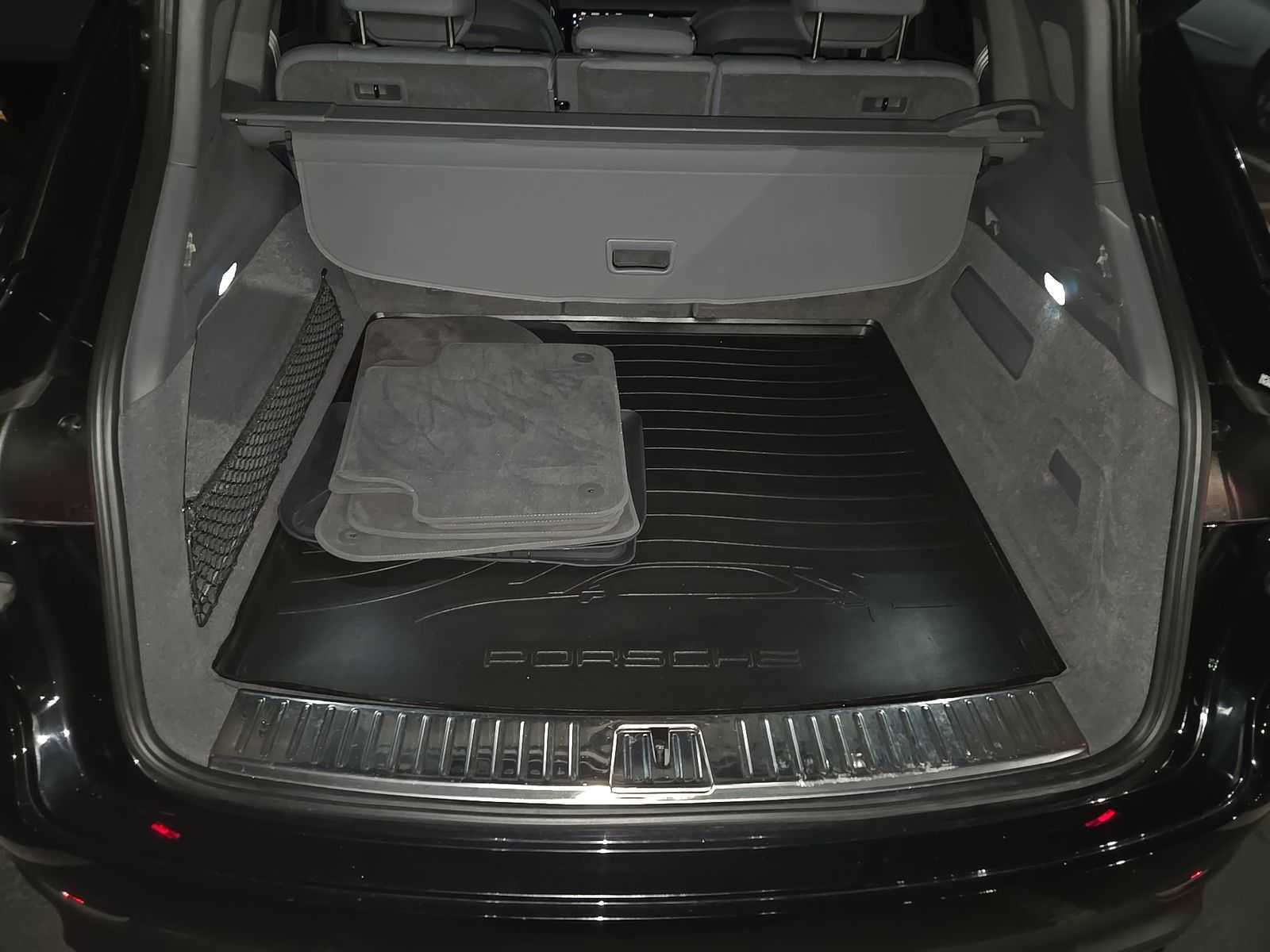 Used 2023 Porsche Cayenne Platinum Edition w/ Premium Package Plus AWD/4WD image 13
