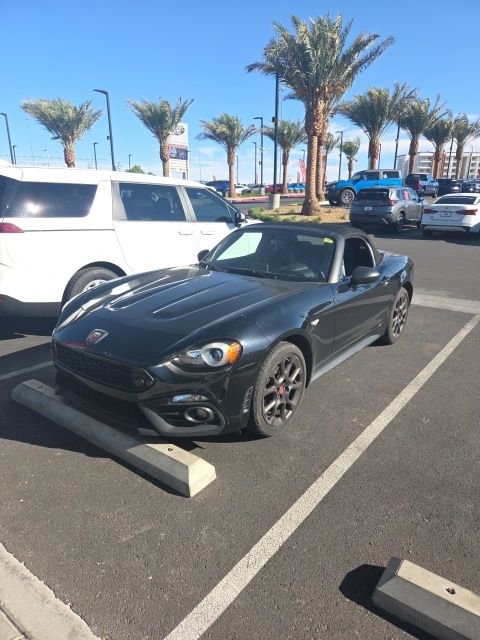 Used 2017 FIAT 124 Spider Abarth image 1