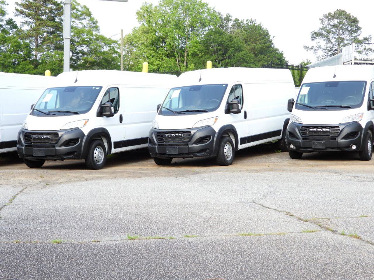 Used 2024 RAM ProMaster 2500 w/ Convenience Group FWD image 9