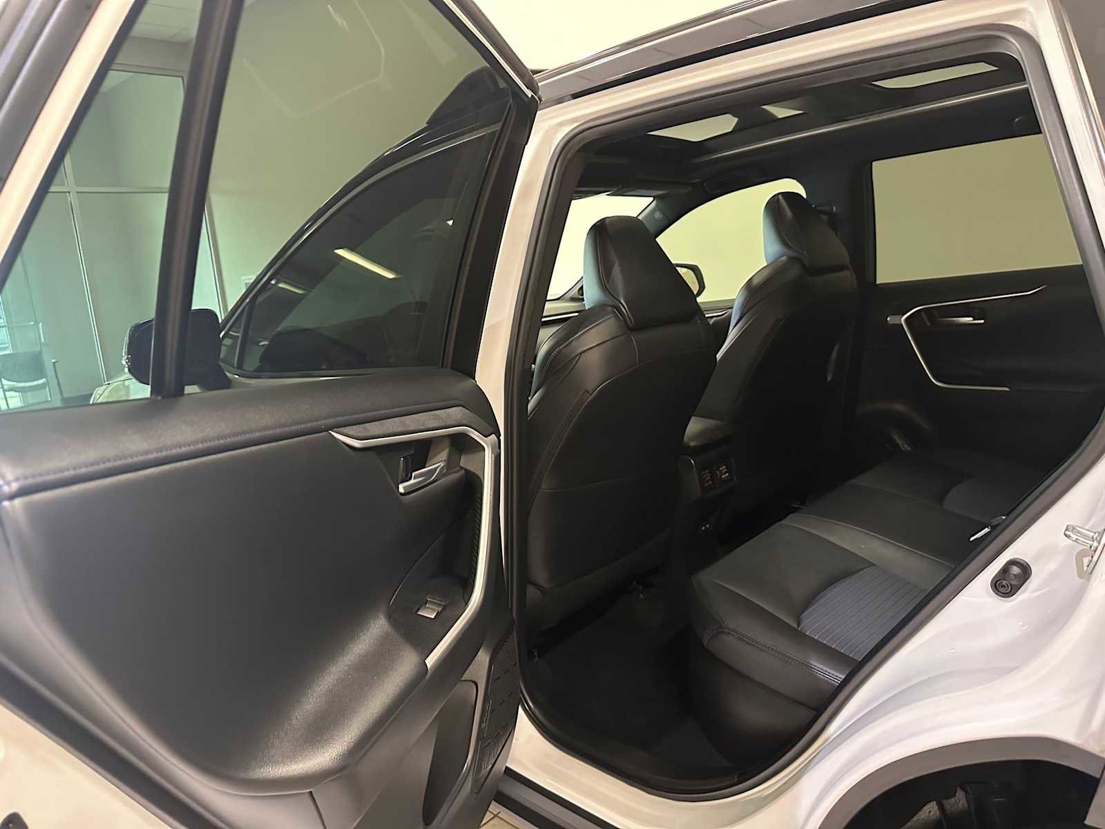 Used 2023 Toyota RAV4 XSE AWD/4WD image 25