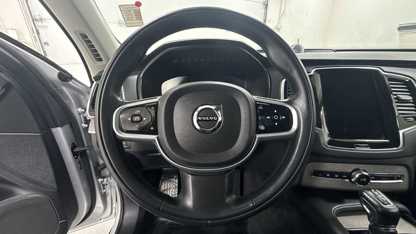 Used 2022 Volvo XC90 T6 Inscription w/ Advanced Package image 16