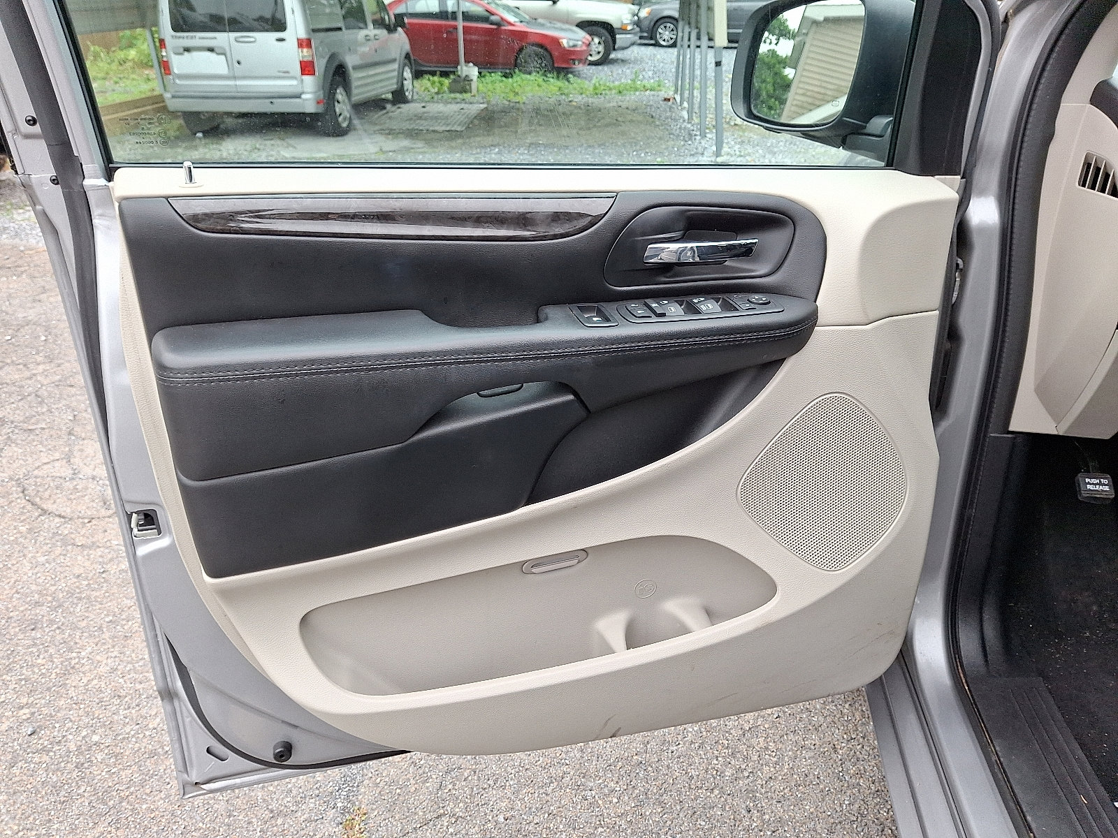 Used 2017 Dodge Grand Caravan SE w/ Power Window Group image 15