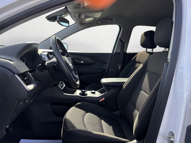 Used 2024 GMC Terrain SLE image 9