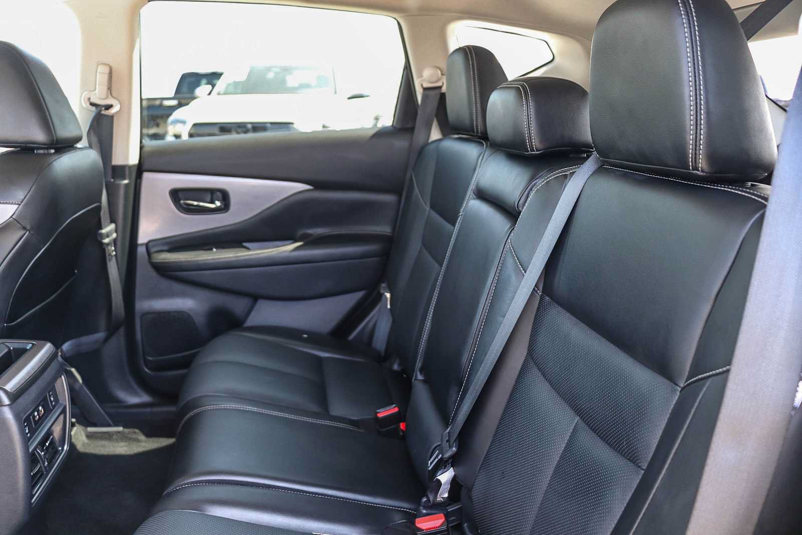 Used 2023 Nissan Murano SL FWD image 16