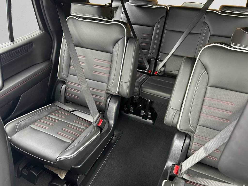Used 2025 GMC Yukon AT4 Ultimate AWD/4WD image 17