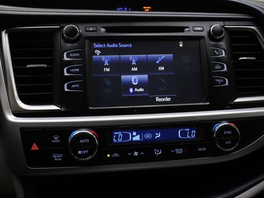 Used 2016 Toyota Highlander Plus AWD/4WD image 24