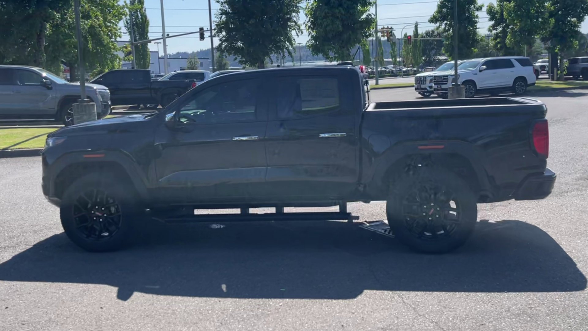 New 2025 GMC Canyon Denali w/ LPO, Denali Black Edition image 73