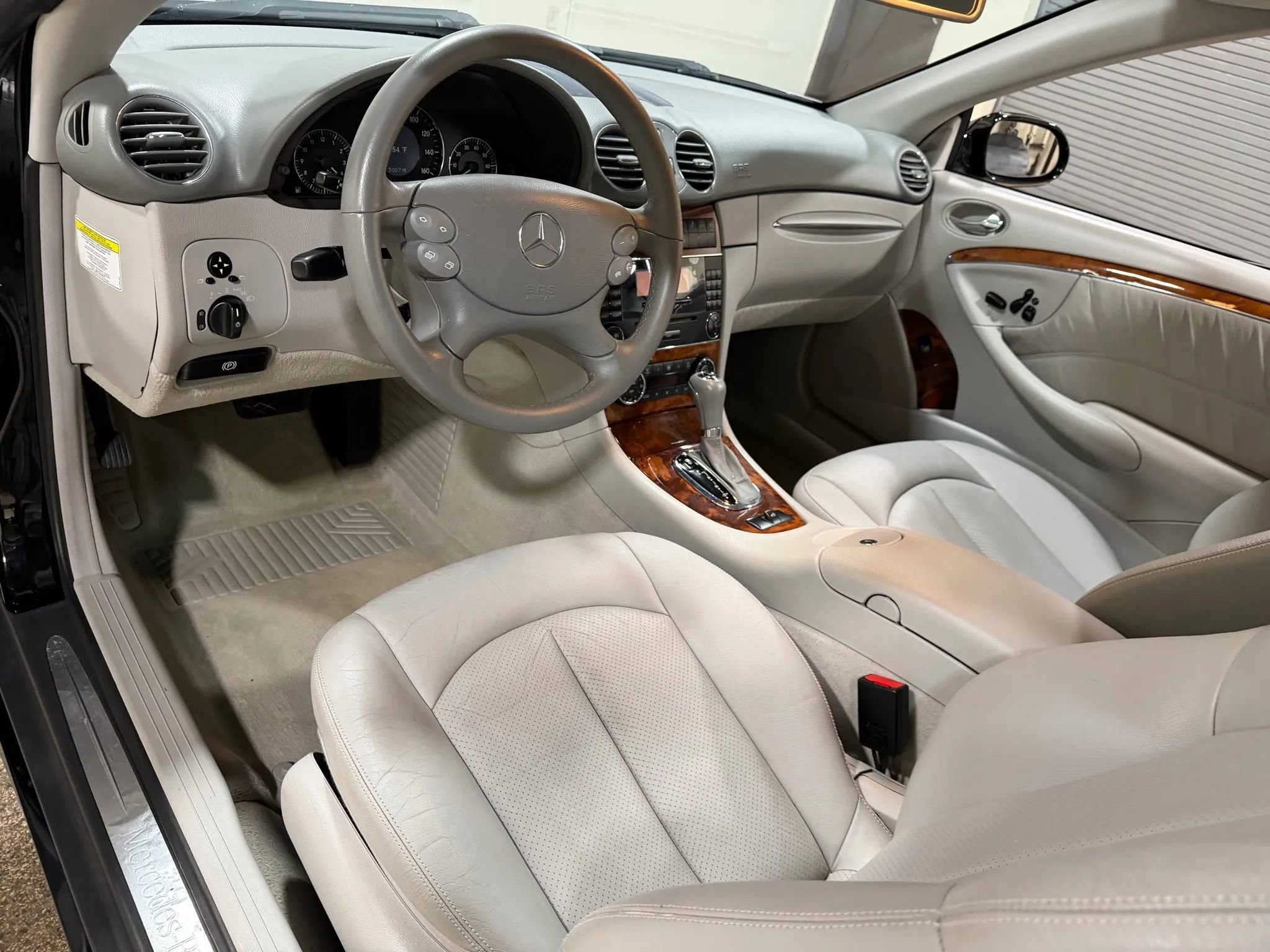 Used 2005 Mercedes-Benz CLK 500 Cabriolet image 30