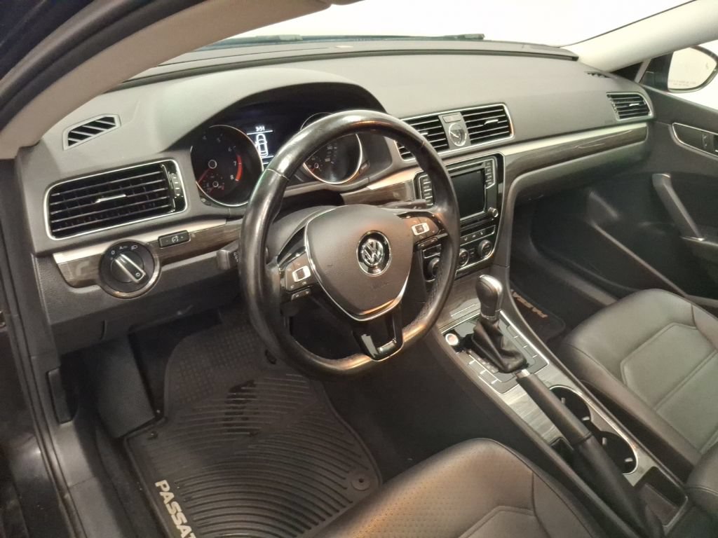 Used 2017 Volkswagen Passat 1.8T SE FWD image 17