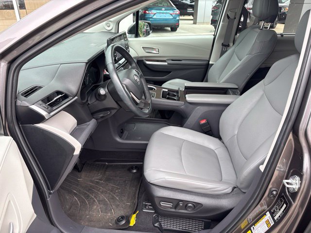 Used 2023 Toyota Sienna XLE w/ XLE Plus Package AWD/4WD image 24