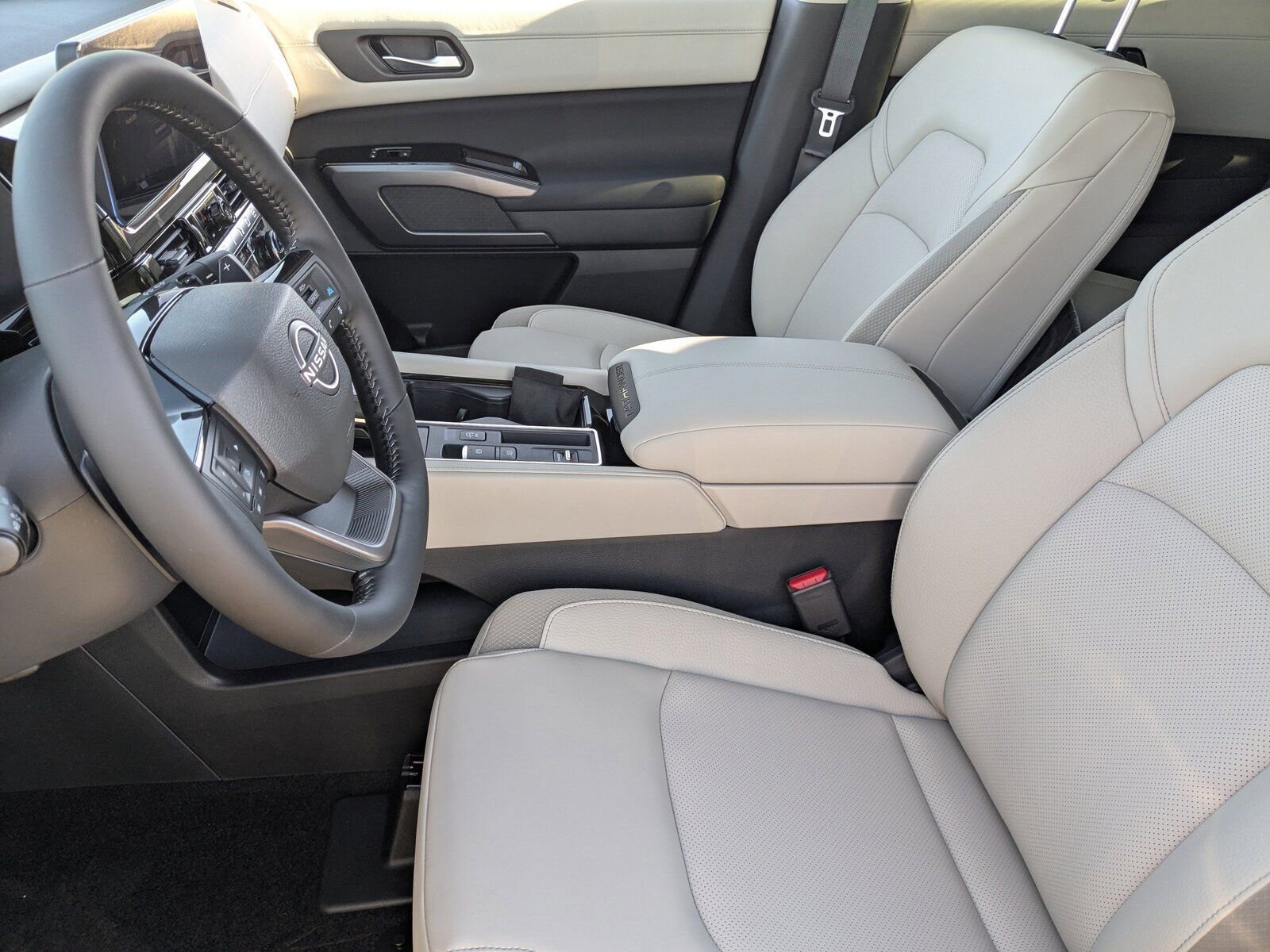 New 2026 Nissan Pathfinder SL image 13