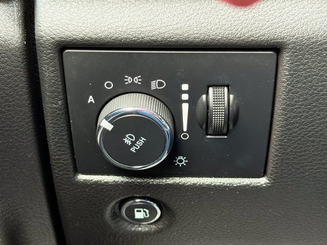 Used 2021 Jeep Grand Cherokee Limited w/ Luxury Group II AWD/4WD image 25