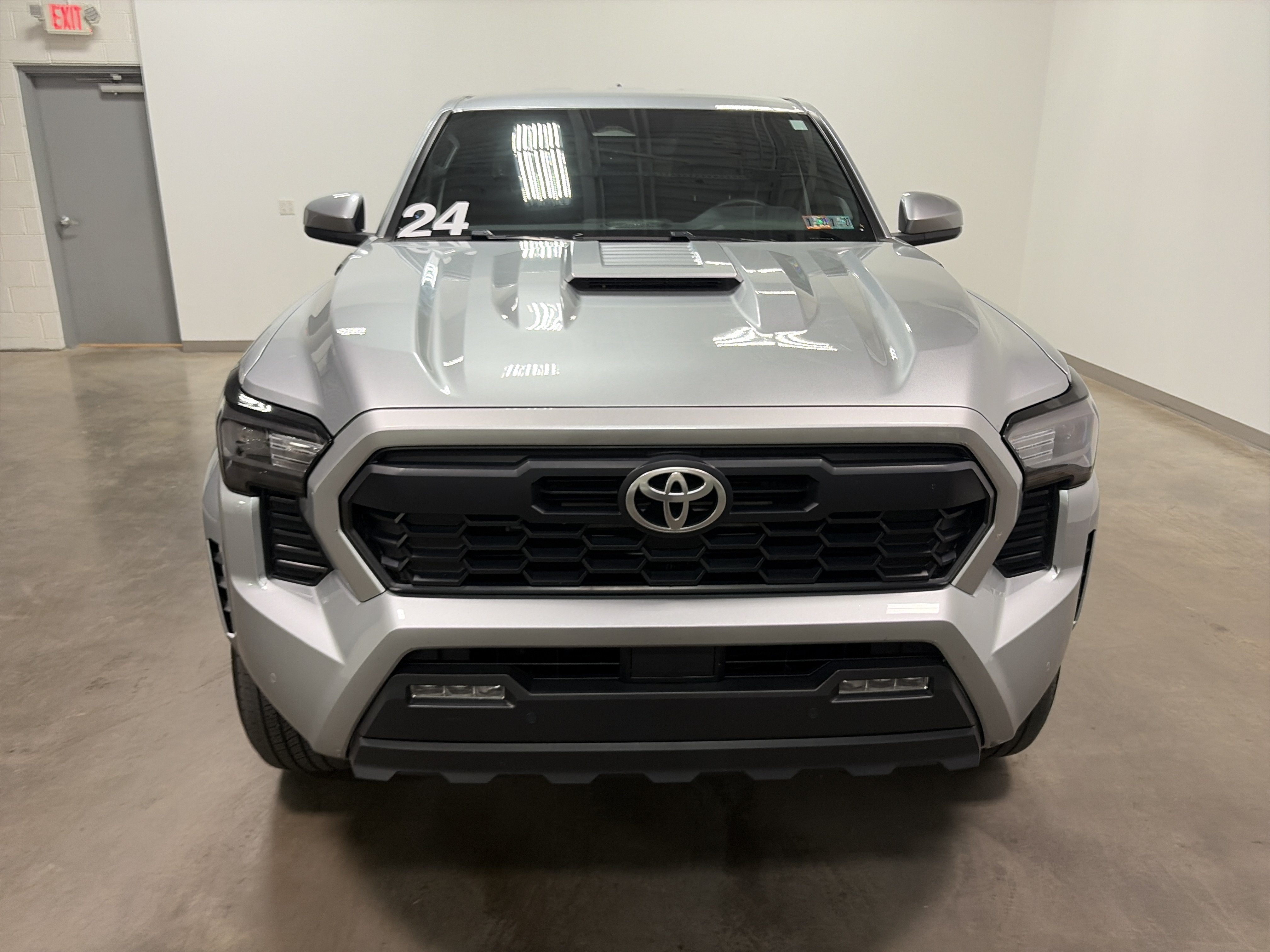 Used 2024 Toyota Tacoma TRD Sport w/ TRD Sport Upgrade Package AWD/4WD image 36