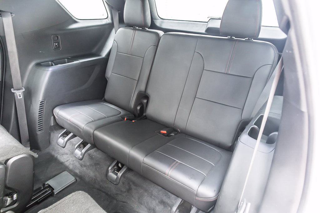 Used 2022 Chevrolet Traverse RS FWD image 35