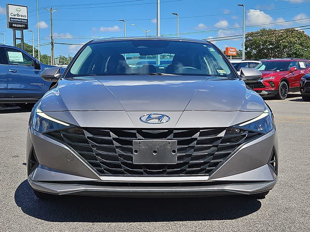 Used 2023 Hyundai Elantra Blue FWD image 2