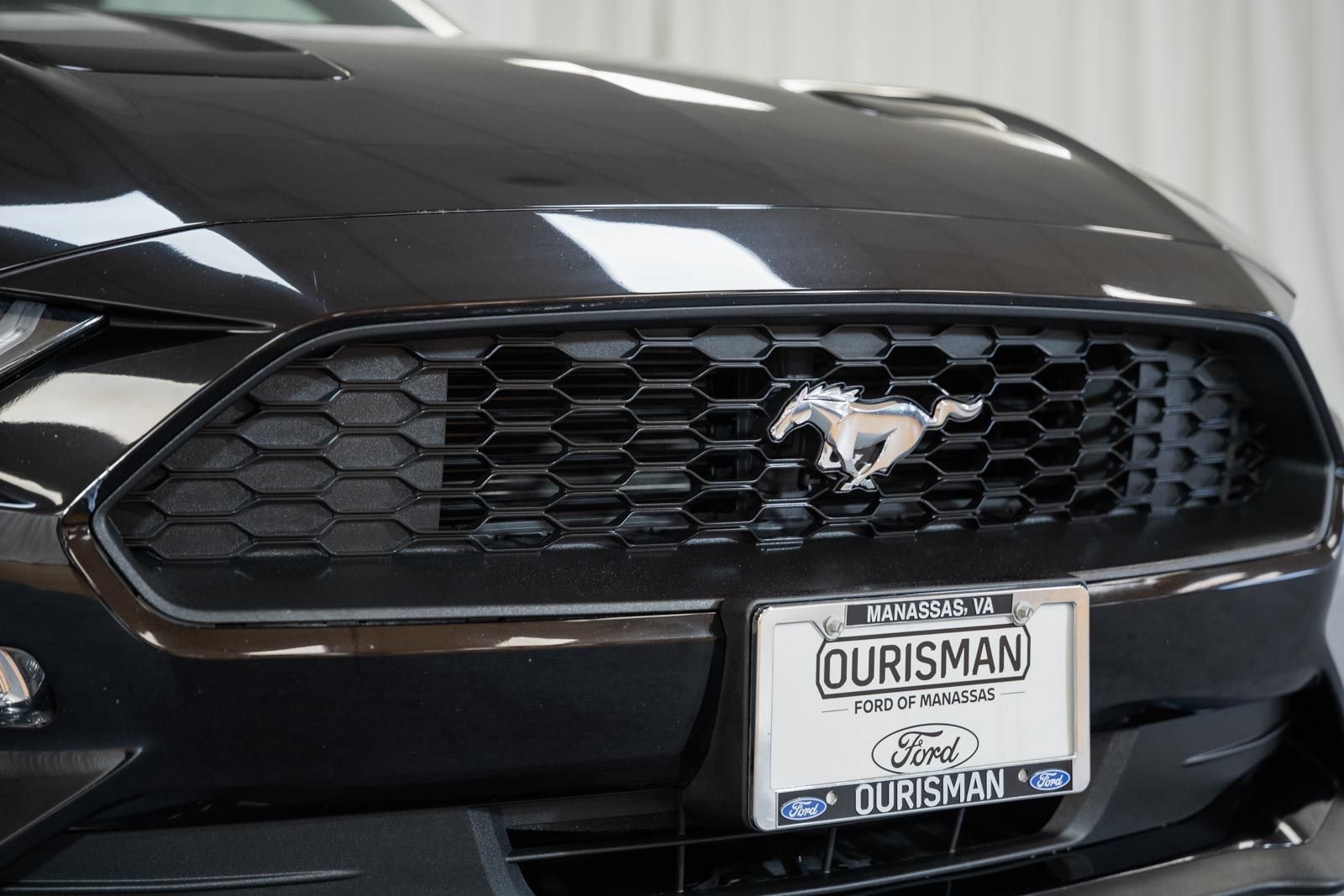 Used 2018 Ford Mustang Coupe RWD image 8