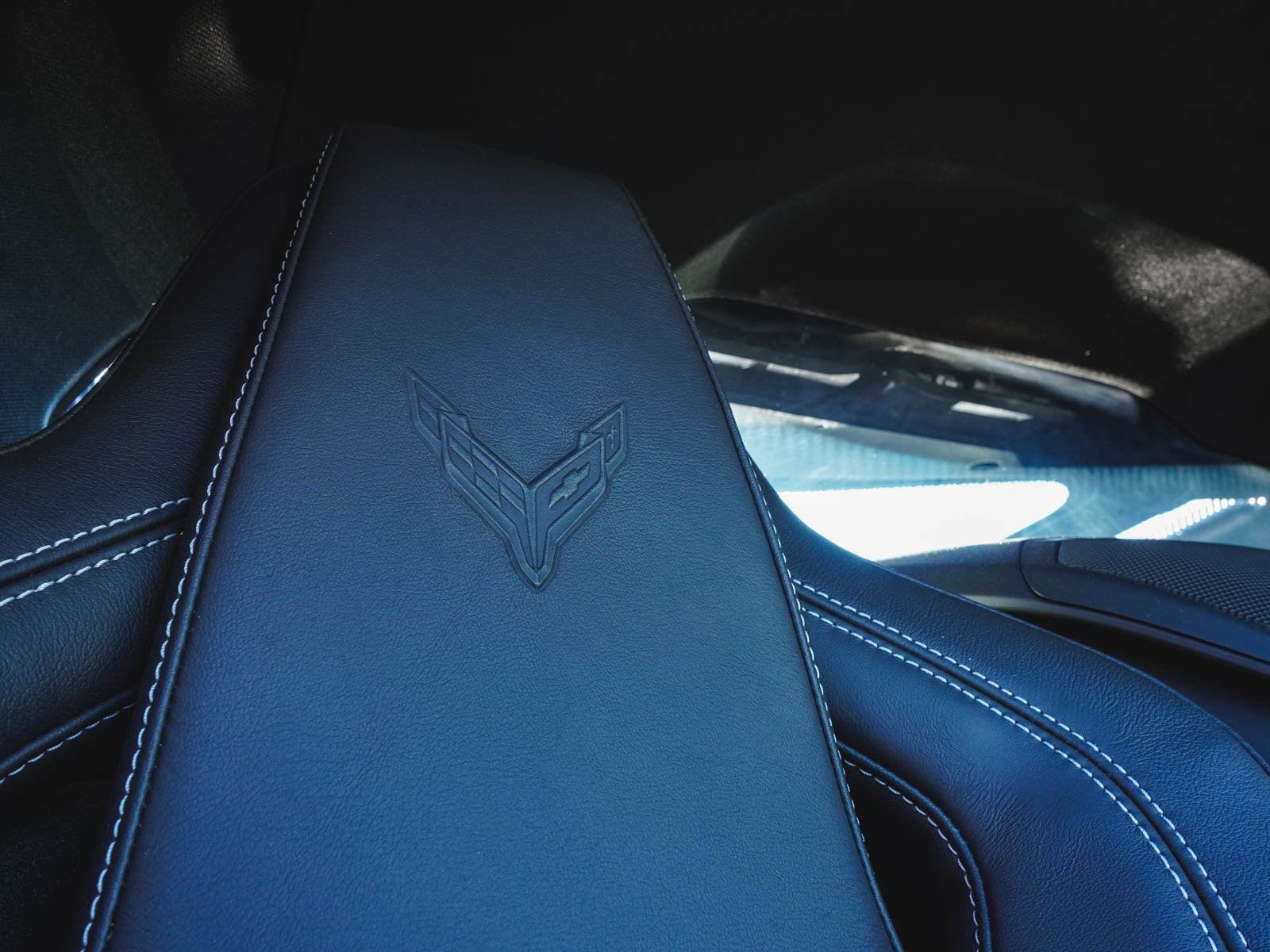 Used 2021 Chevrolet Corvette Stingray Coupe w/ Engine Appearance Package image 32