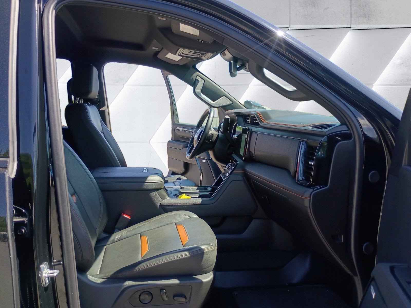 Used 2025 GMC Sierra 2500 AT4 AWD/4WD image 16