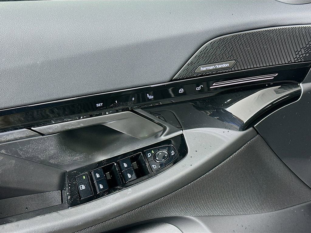 New 2026 BMW 530i xDrive w/ Premium Package image 23