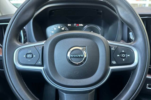Used 2019 Volvo XC60 T8 Momentum w/ Premium Package AWD/4WD image 23