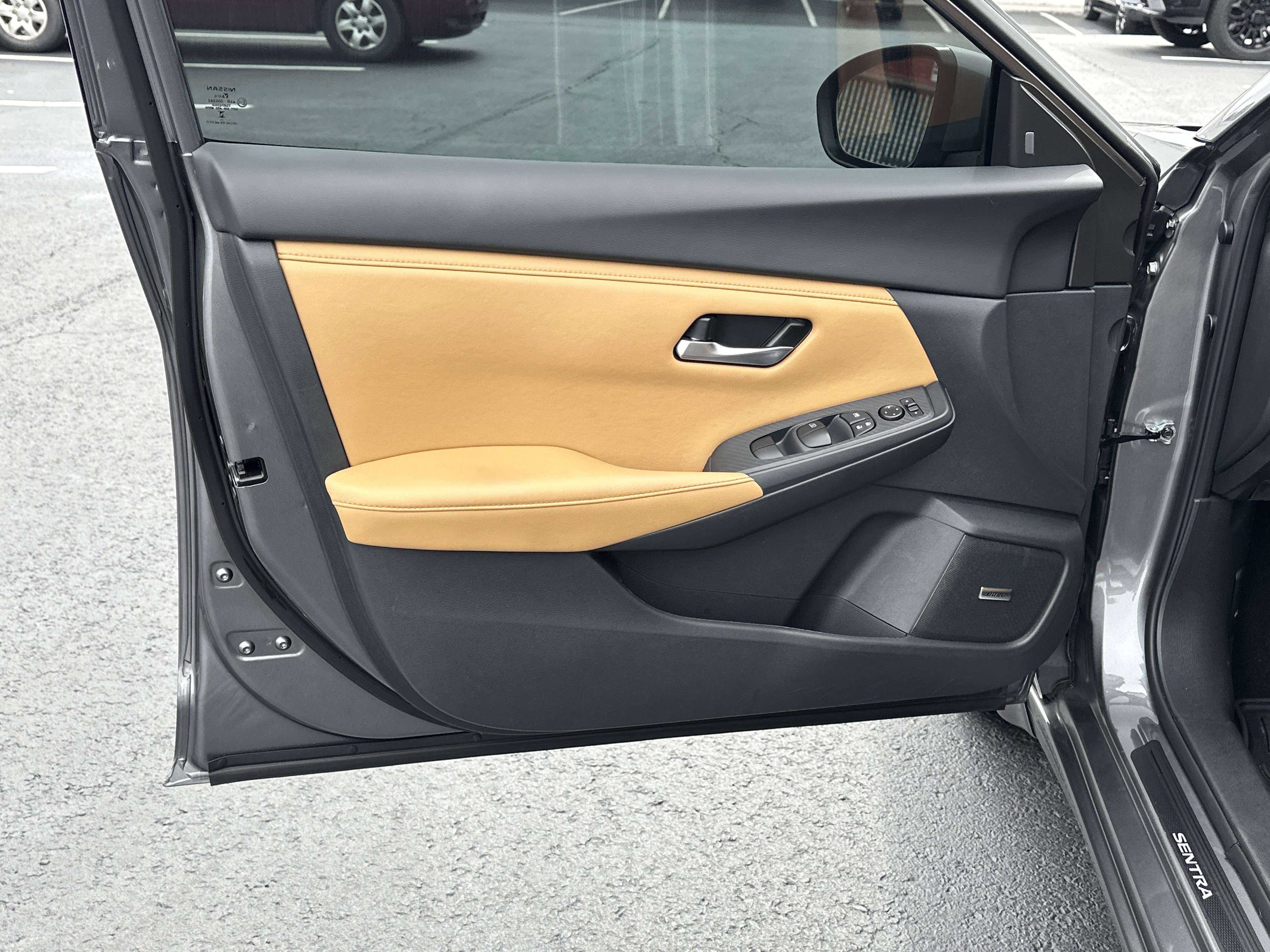 Used 2024 Nissan Sentra SV w/ SV Premium Package FWD image 10