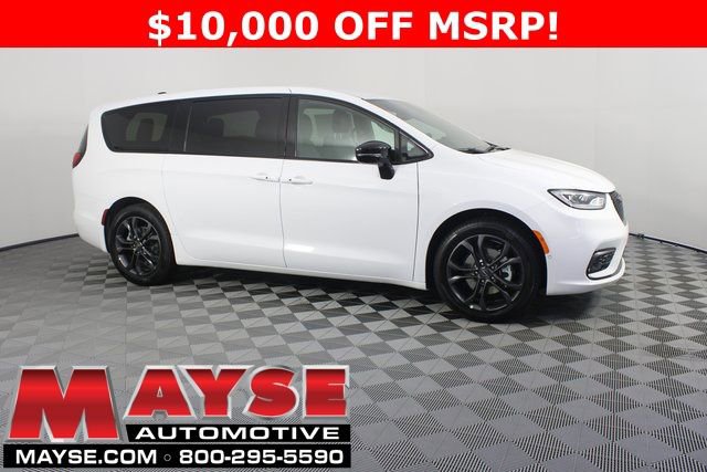 New 2026 Chrysler Pacifica Select