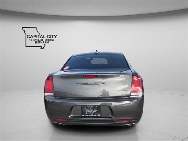 Used 2023 Chrysler 300 Touring w/ Sport Appearance Package image 4
