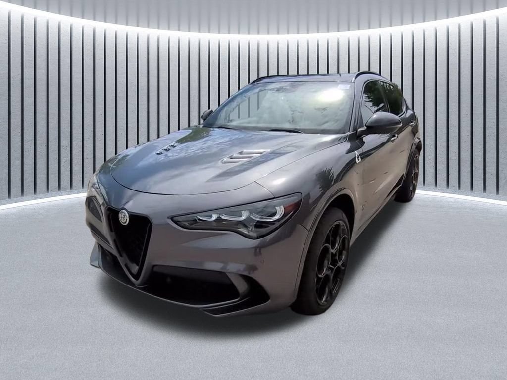 Used 2024 Alfa Romeo Stelvio Quadrifoglio AWD/4WD image 22
