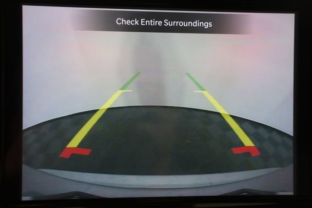 Used 2023 Chrysler Pacifica Touring-L FWD image 17