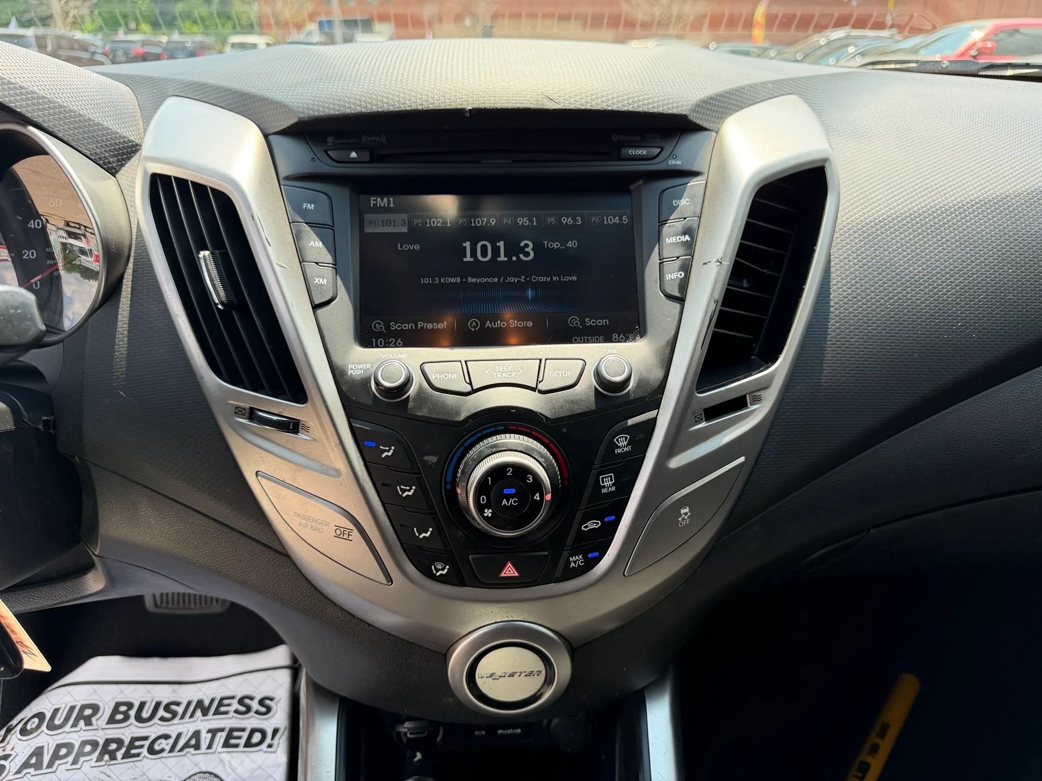 Used 2013 Hyundai Veloster FWD image 11