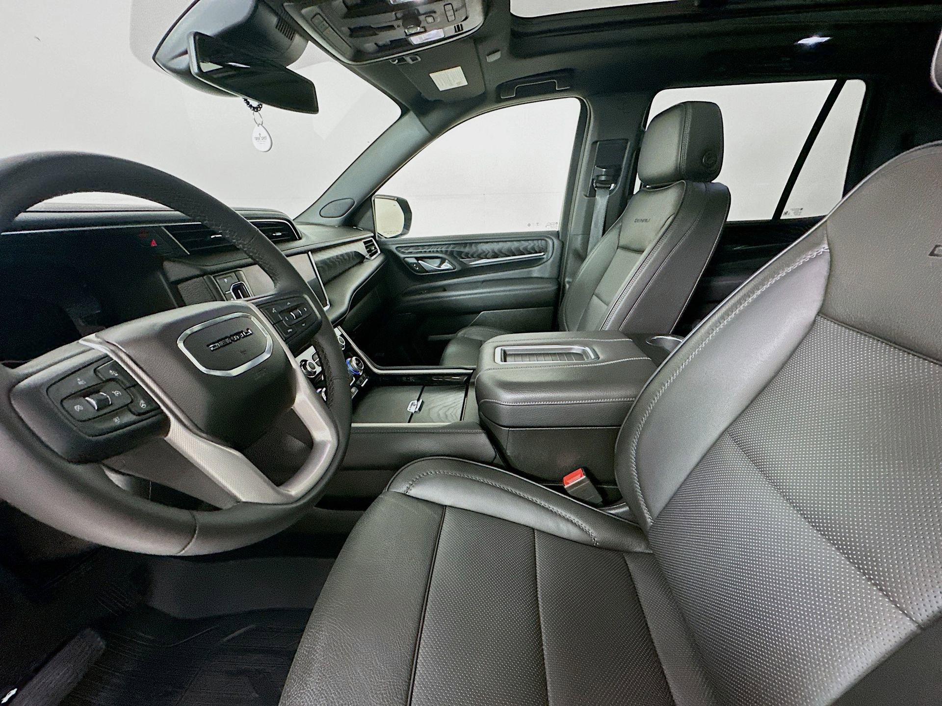 Used 2023 GMC Yukon Denali w/ LPO, Floor Liner Package image 22