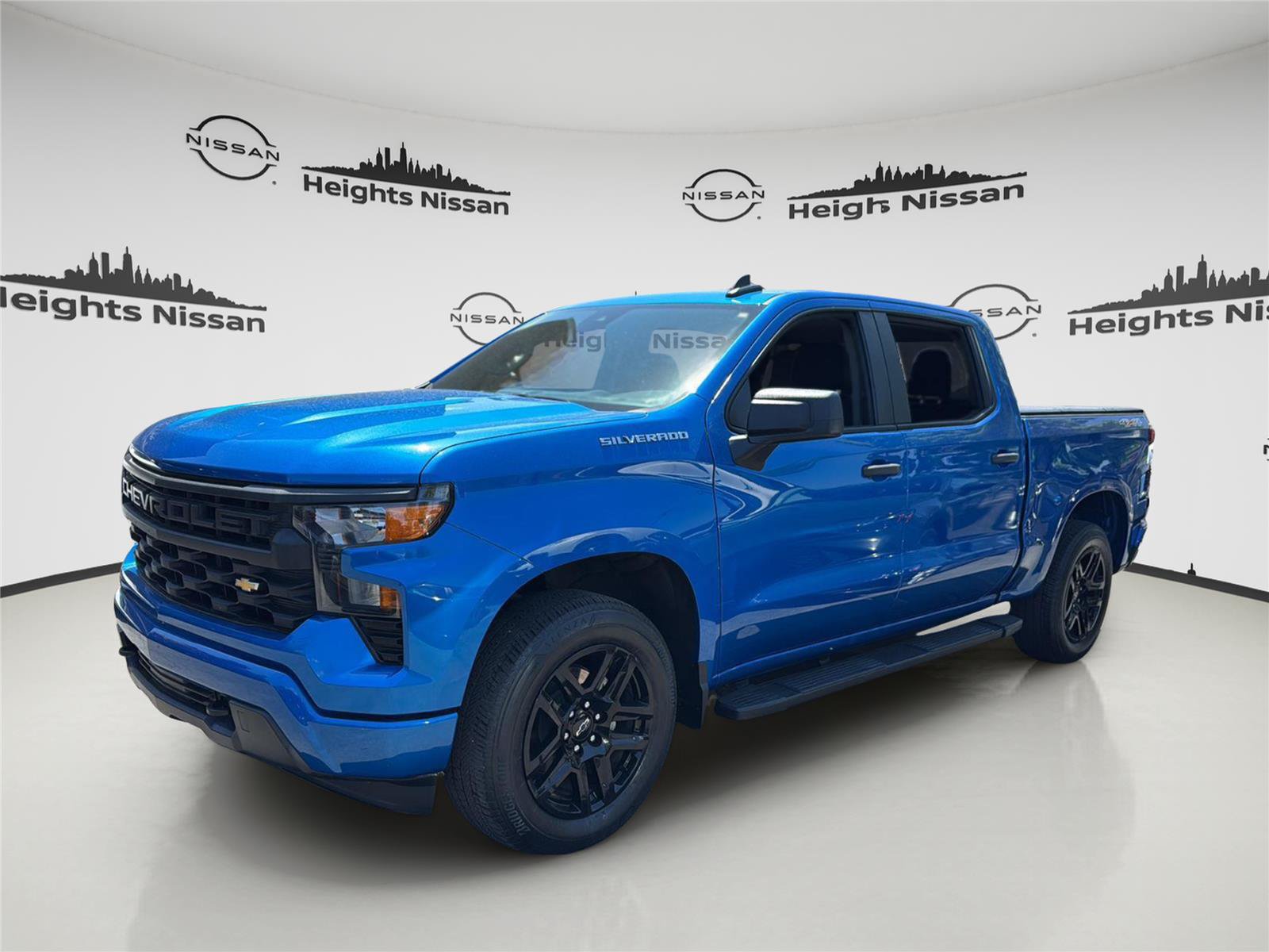 Used 2023 Chevrolet Silverado 1500 Custom AWD/4WD image 1