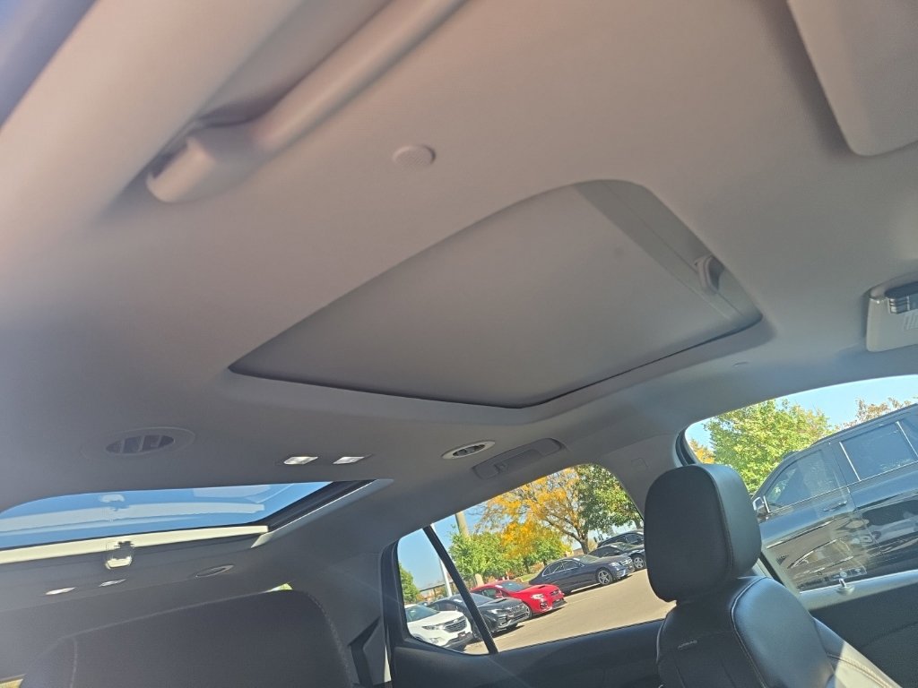 Used 2018 Chevrolet Traverse Premier w/ Redline Edition AWD/4WD image 3