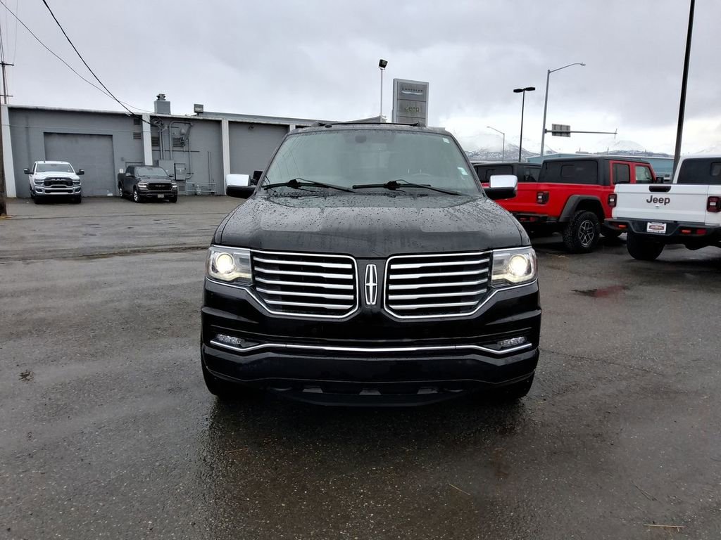 Used 2017 Lincoln Navigator Reserve AWD/4WD image 3