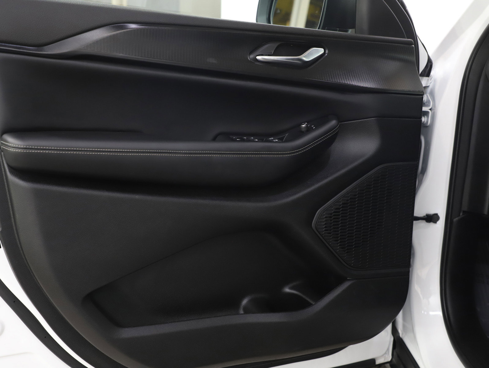 Used 2024 Jeep Grand Cherokee Laredo X w/ Luxury Tech Group I image 19