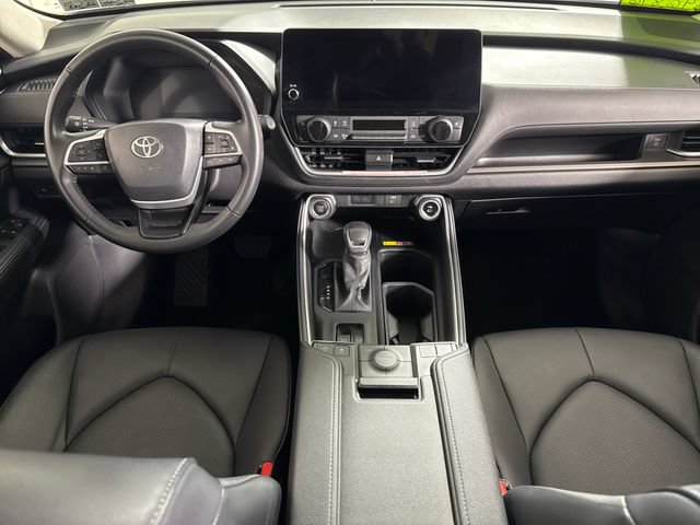 Used 2025 Toyota Grand Highlander AWD image 25