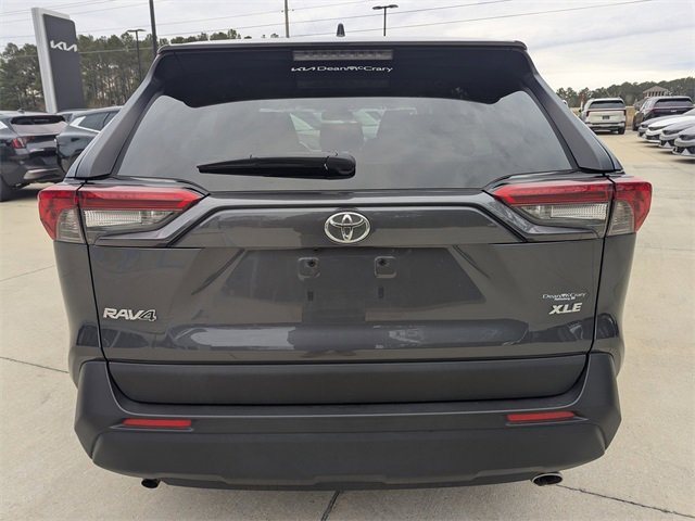 Used 2019 Toyota RAV4 XLE image 4