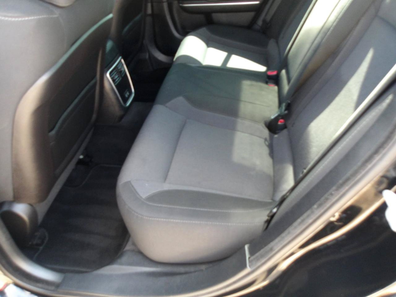 Used 2016 Dodge Charger SXT RWD image 17